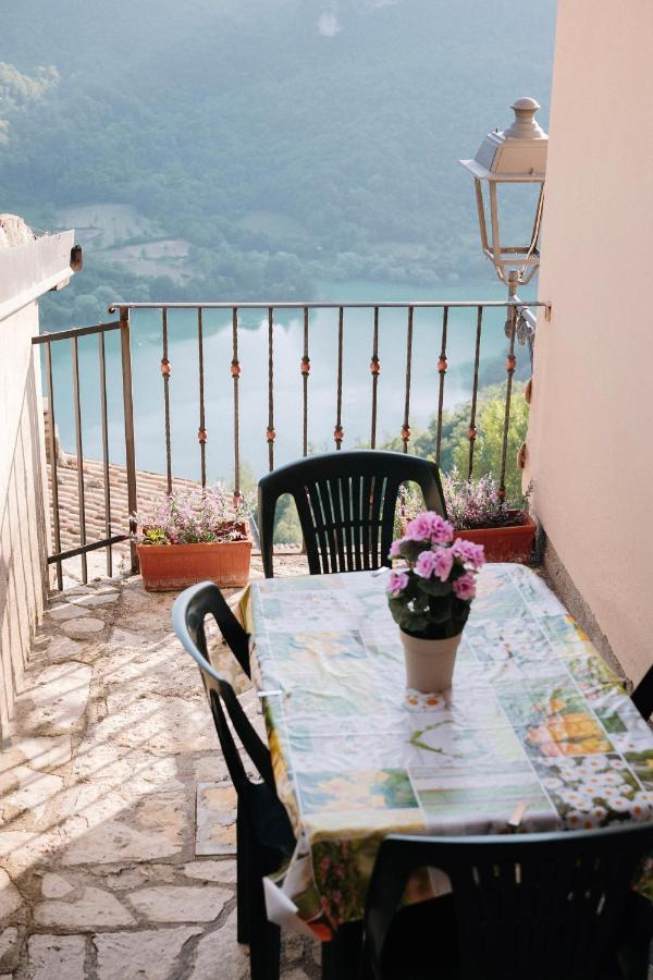 Lago Del Turano - La Taverna Con Cucina Open Space E Free Wi-Fi Ascrea Luaran gambar