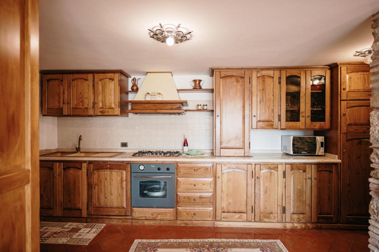 Lago Del Turano - La Taverna Con Cucina Open Space E Free Wi-Fi Ascrea Luaran gambar