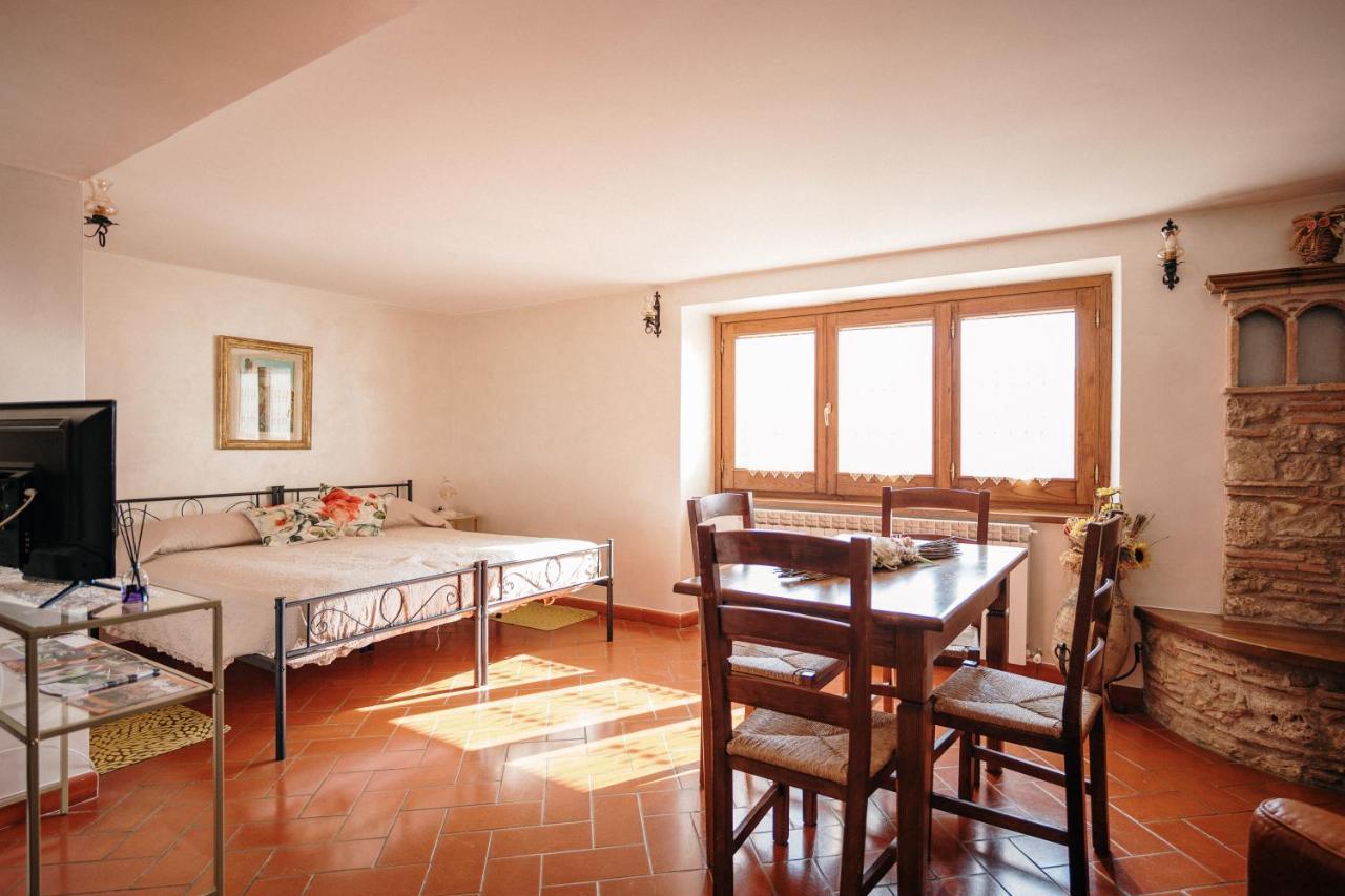 Lago Del Turano - La Taverna Con Cucina Open Space E Free Wi-Fi Ascrea Luaran gambar